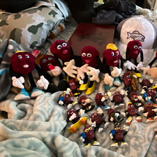 California Raisins Plastic Figure Lot - Music Theme, Brown/Black/White/Yellow picture