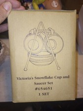 BOYDS COLLECTION -  VICTORIA'S SNOWFLAKE CUP AND SAUCER TEA SET (DOLL/BEAR SIZE) picture