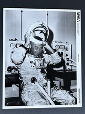 1966 NASA Apollo 1 (204) Training Astronaut Virgil “Gus” Grissom Press Photo picture