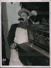 1937 Press Photo Jimmy Braddock at a dinner in NYC to honor Joe Humphreys picture