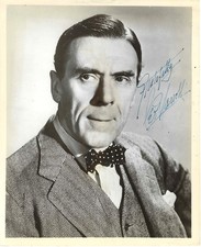 ENGLISH CHARACTER ACTOR LEO G. CARROLL, SIGNED VINTAGE STUDIO PHOTO. picture