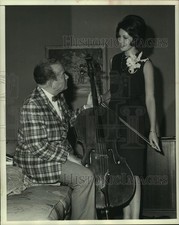 1963 Press Photo Mrs. James Stanfield former Barbara Bonville with Raymond Paige picture