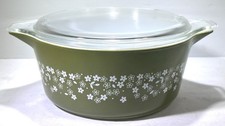 VTG Pyrex 2-1/2 Qt. Casserole 475-B Spring Blossom Crazy Daisy Green W/Lid picture