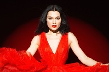 BEAUTIFUL JESSIE J 8X10 PHOTO picture