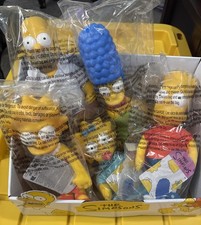 NEW Jakks Pacific The Simpsons Plush Set w/Display Homer Marge Bart Lisa Maggie picture