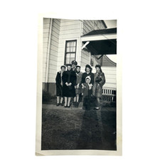 Vintage Italian-American WWII Soldier Family Photo 2.75x4.5 B&W Gelatin Orig picture