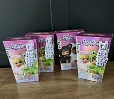 Bratz Bratziez Iconz Seriez Plush Keychain Blind Box Sealed New 1X picture