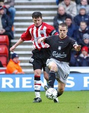 Liverpool's Michael Owen accelerates away from Southampton's Jason- Old Photo picture