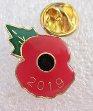 2019  Red  Enamel Poppie1 Pin Badge picture