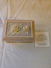 VINTAGE GENUINE INCOLAY SONE BOX picture