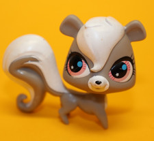 S01 Littlest Pet Shop 2694 Skunk Pepper Clark LPS Figure Hasbro picture