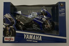Vintage Maisto 1/10 Scale Yamaha Factory Racing 2011 Jorge Lorenzo MotoGP No.1 picture