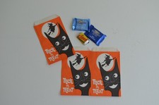 Vintage NOS Set of 10 Halloween Trick Or Treat Paper Bags Ephemera Party Favors picture