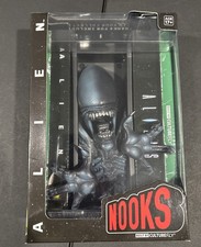 New CULTUREFLY CULTURE FLY BOOKS ALIEN ALIENS VINYL BOOK NOOK XENOMORPH FIGURE picture