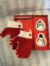 Vtg CIB Holiday Tableware Set snowmen salt and pepper shakers and two mittens. picture