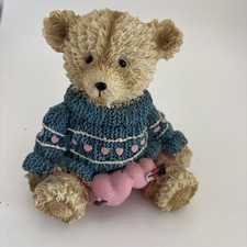 4.5” x 4” Ceramic bear with hearts freestanding home decor cute picture