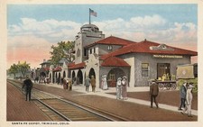c 1910 View Trinidad Colo. Depot Entrance, Tracks, People Curt-Teich WB Postcard picture