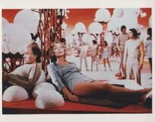 Space 1999 vintage 8x10 inch photo Barry Morse Barbara Bain relaxing on planet picture