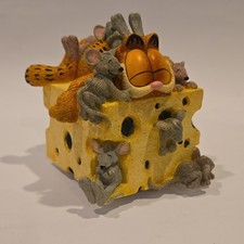 Vintage Garfield Cat Sitting On Top Of The World Music Box Westland 2349 Works picture