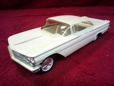 1960 PONTIAC BONNEVILLE SPORT COUP 1/25 MODEL CAR AMT SALES PROMO FRICTION DRIVE picture