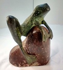 Frog On Rock Metal Figurine Vintage Bullfrog Green Patina Paperweight Doorstop  picture