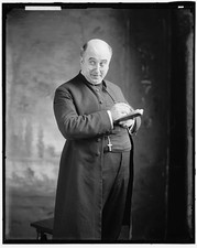Photo:D Clinton Catholic Priest Portrait 1910s Glasses Cross Clergy picture
