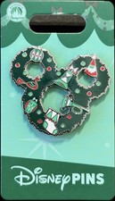 2026 Disney Parks Mickey Mouse Holiday Christmas Wreath OE Pin picture