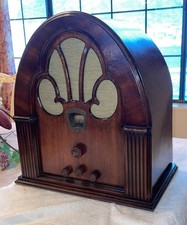Philco Model 70 Baby Grand Cathedral Radio from 1931 picture