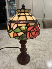 Authentic Thomas Pacconi Tiffany Style Rose stained glass Table Lamp Vintage picture