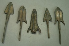 ANCIENT VIKING BRONZE ARROWHEADS LOT OF 5 SUPERB BATTLE RELICS CA 1050AD picture