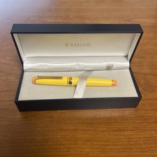 Sailor Professional Gear Slim Yellow Line Friends Sally Fountain Pen New Open picture