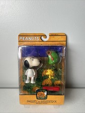It's The Great Pumpkin Charlie Brown Snoopy And Woodstock Figure 2006 Card Wear picture