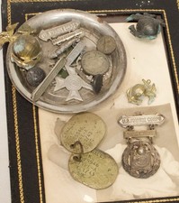 VTG 1940s WWII USMC Marine Corps Named Dog Tags Sterling Medal Badges Photo Lot picture
