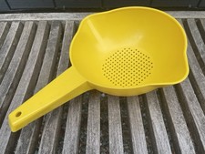 Vintage Tupperware Yellow 1 Qt Strainer Colander 1200-7 Quart Handle Pour Spouts picture