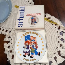 Raggedy Ann & Andy Plate Schmid 1776-1976 Happy 200th Bicentennial & Box A4 picture