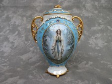 Ardleigh Elliott Visions of Mary Porcelain Music Box - Our Lady of Lourdes picture