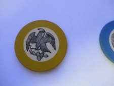 VTG EAGLE & SNAKE /REALES CAP & RAYS -CREST & SEAL- GOLD POKER CHIP *  picture