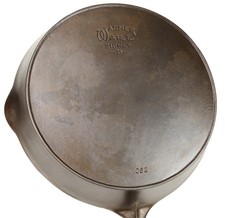 Vintage Wagner Ware No 12 (1062) Cast Iron Skillet Heat Ring Restored picture