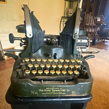 Oliver Typewriter Co. No. 9 Manual Portable Steel Vintage Typewriter picture