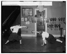 Western high school fencing team,5/14/25,May 1925,Combat Sport,Education,1 picture