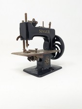OILED 1950s Singer SEW HANDY Model 20 Child's Toy Sewing Machine VINTAGE Black picture