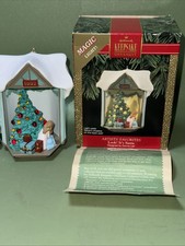 Hallmark Ornament - 1992 - Magic - Look It's Santa - Lights Up picture