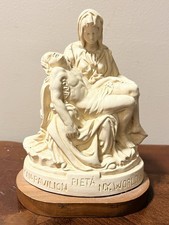 Vintage Figurine Depicting Pieta By Michelangelo 1964-65 NY Worlds Fair picture