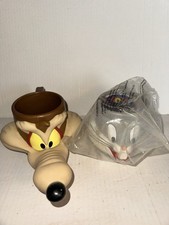 1992 Looney Tunes Wile E Coyote Bugs Bunny 3D Plastic Mugs Lot Warner Bros picture