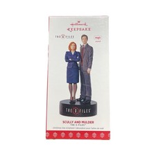 2017Hallmark  Scully And Mulder Ornament - The X Files - The truth is out there. picture