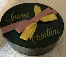 Avon 1953 Spring Creation Gift Set picture