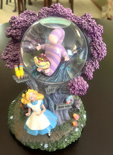 WALT DISNEY ALICE IN WONDERLAND LIGHT UP CHESIRE CAT SMILE SNOWGLOBE NO BOX RARE picture
