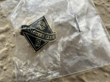 Publix Manager’s Club United Way Lapel Pin NEW SEALED picture
