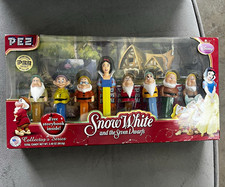 PEZ Disney Snow White & the Seven Dwarfs Collector Dispenser Set w/ Storybook picture