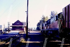 35mm slide, KELSO-LONGVIEW WA DEPOT JUL-71 MILW ORIG TRAIN PHOTO RAILROAD picture